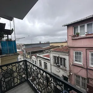 Apart Otel Taksim Larissa, İstanbul